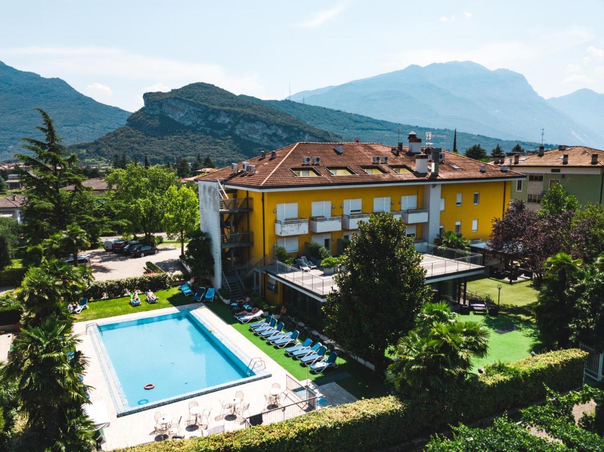 Appartamento Campagnola Mansardato Con Soppalco Riva del Garda Ngoại thất bức ảnh